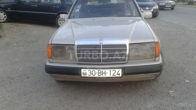 Mercedes E 300 1988, 423,689 km - 3.0 l - İmişli