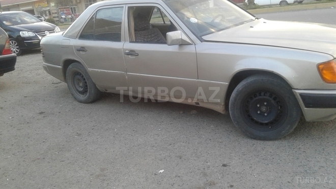 Mercedes E 300 1988, 423,689 km - 3.0 l - İmişli