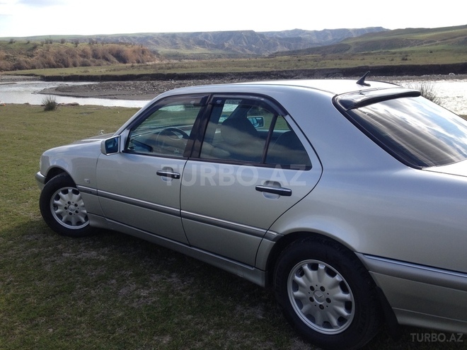 Mercedes C 200 1999, 114,000 km - 2.0 l - Şəki