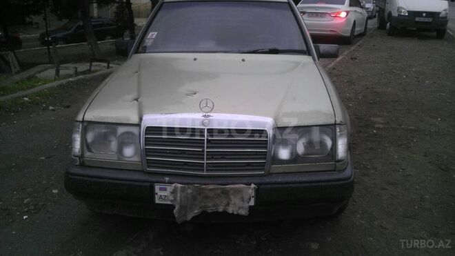 Mercedes E 250 1986, 178,000 km - 2.5 l - Bakı