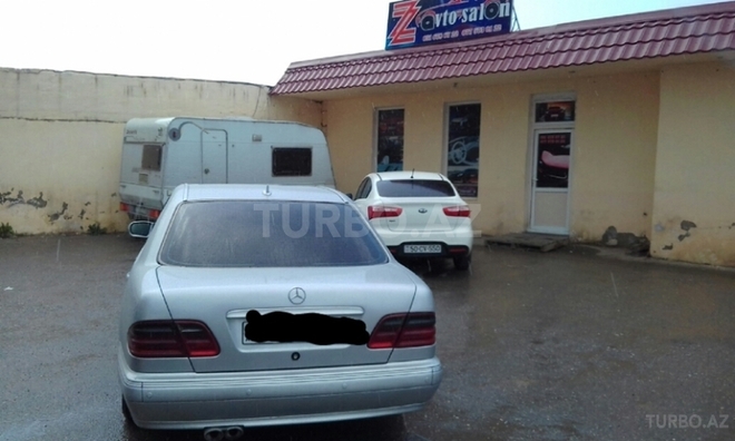 Mercedes E 220 2000, 286,000 km - 2.2 l - Xırdalan