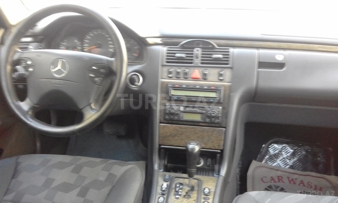Mercedes E 220 2000, 286,000 km - 2.2 l - Xırdalan
