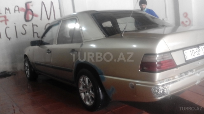 Mercedes E 230 1990, 290,000 km - 2.3 l - Bakı