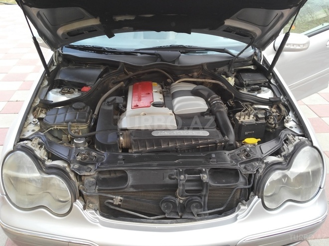 Mercedes C 200 2001, 213,483 km - 2.0 l - Tovuz