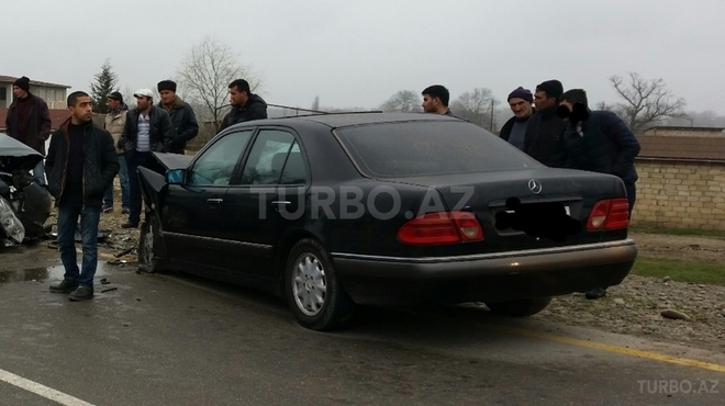 Mercedes E 240 1998, 285,000 km - 2.4 l - Xudat