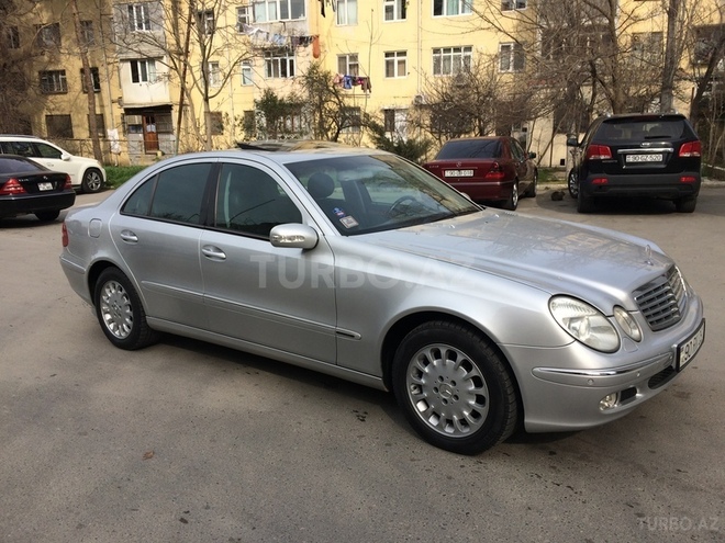 Mercedes E 320 2003, 247,000 km - 3.2 l - Bakı