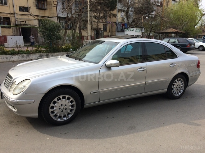 Mercedes E 320 2003, 247,000 km - 3.2 l - Bakı