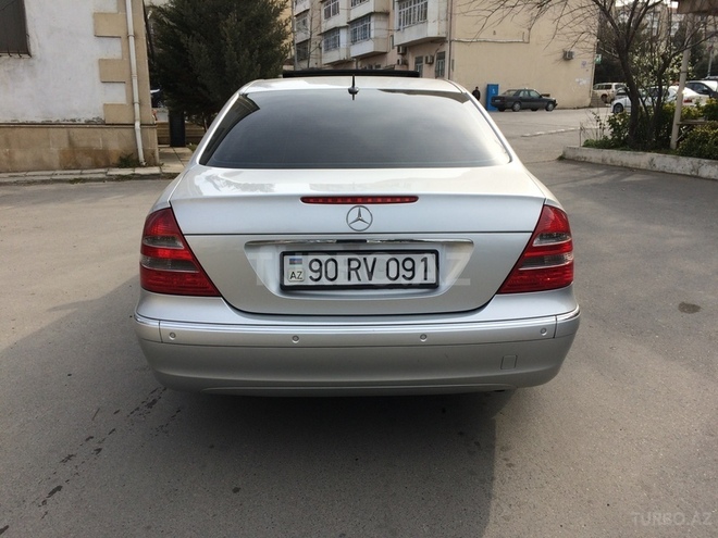 Mercedes E 320 2003, 247,000 km - 3.2 l - Bakı