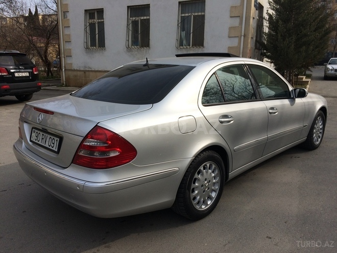 Mercedes E 320 2003, 247,000 km - 3.2 l - Bakı