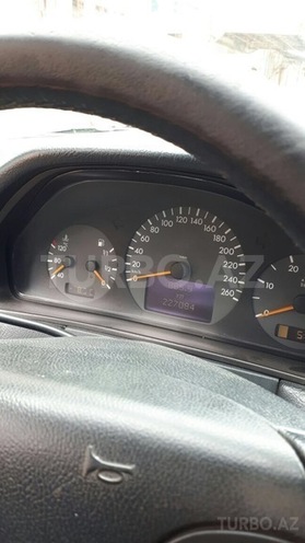 Mercedes E 220 2000, 227,000 km - 2.2 l - Bakı