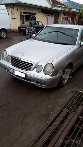 Mercedes E 220 2000, 227,000 km - 2.2 l - Bakı