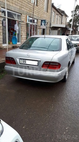 Mercedes E 220 2000, 227,000 km - 2.2 l - Bakı