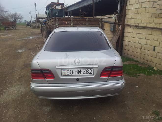 Mercedes E 240 1997, 300,000 km - 2.4 l - Goranboy