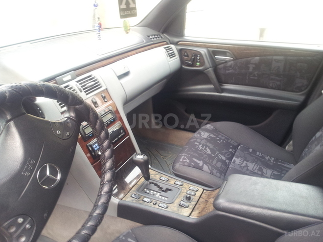 Mercedes E 240 1997, 300,000 km - 2.4 l - Goranboy
