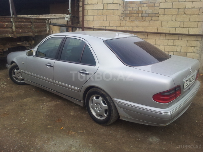 Mercedes E 240 1997, 300,000 km - 2.4 l - Goranboy