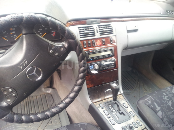 Mercedes E 240 1997, 300,000 km - 2.4 l - Goranboy