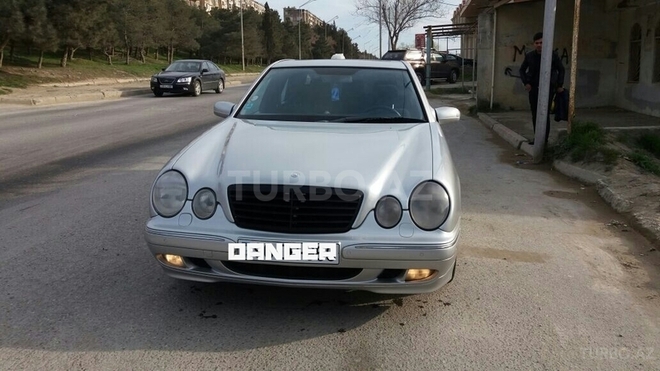 Mercedes E 240 1999, 322,000 km - 2.4 л - Bakı