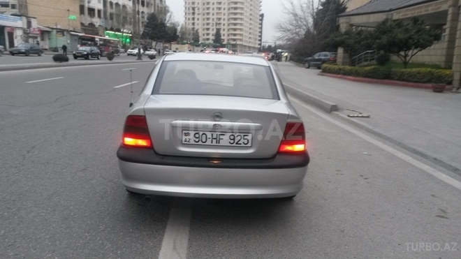 Opel Vectra 1996, 176,000 km - 1.6 l - Bakı