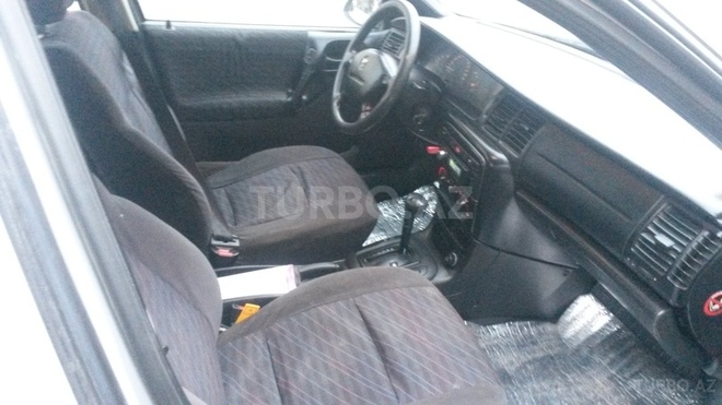 Opel Vectra 1996, 176,000 km - 1.6 l - Bakı