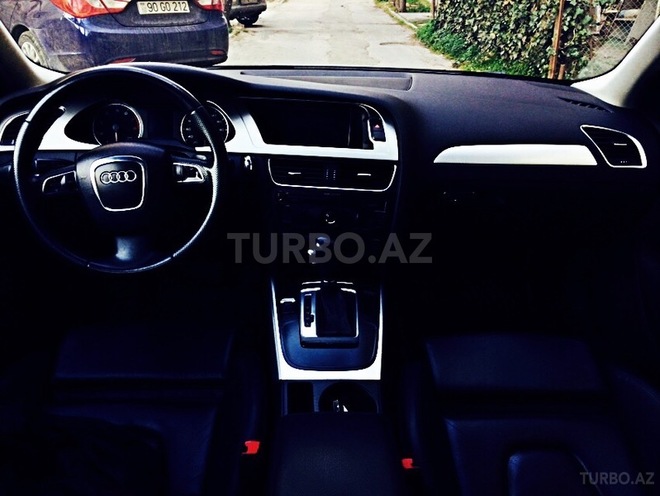 Audi A4 2011, 137,000 km - 2.0 l - Bakı