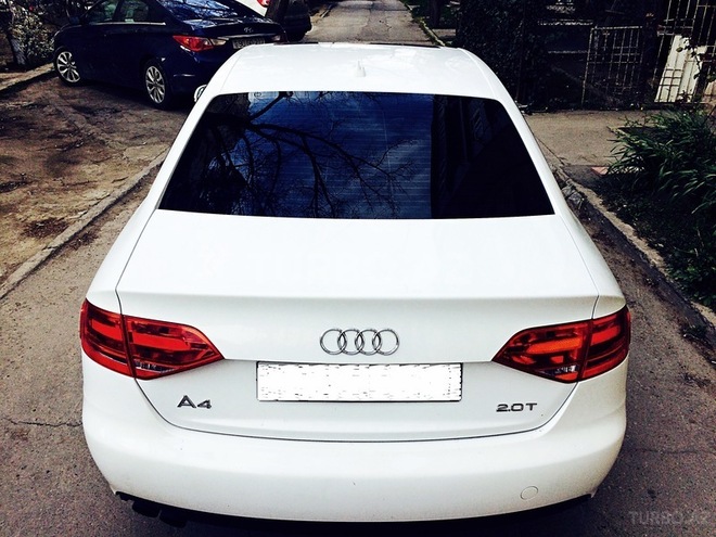 Audi A4 2011, 137,000 km - 2.0 l - Bakı