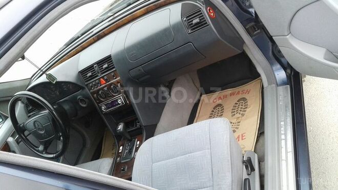 Mercedes C 250 1997, 250,000 km - 2.5 l - Sumqayıt