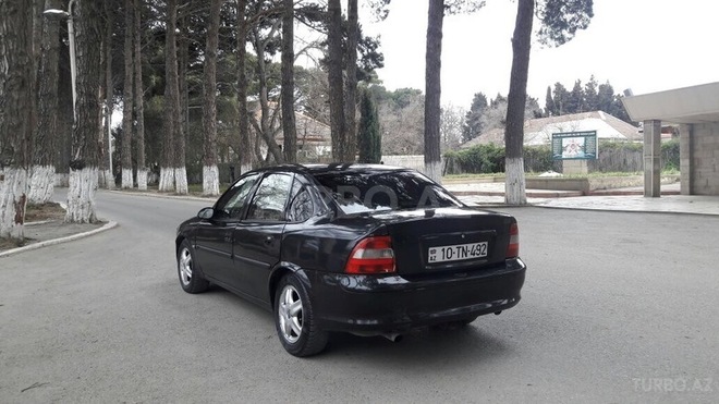 Opel Vectra 1997, 250,000 km - 2.0 l - Sumqayıt