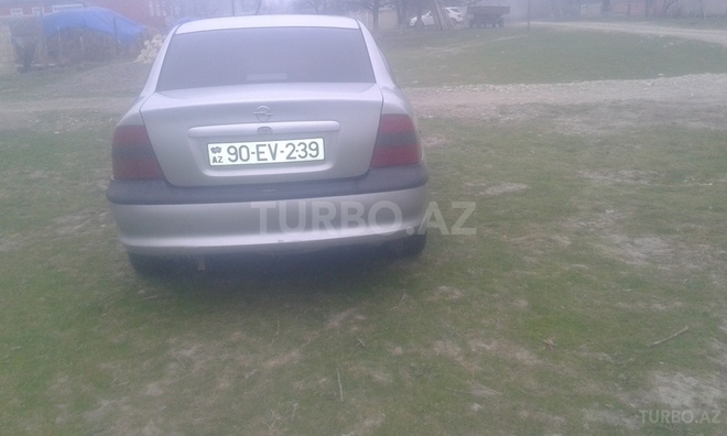 Opel Vectra 1998, 280,000 km - 2.0 л - Qusar