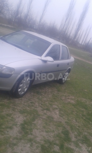 Opel Vectra 1998, 280,000 km - 2.0 л - Qusar