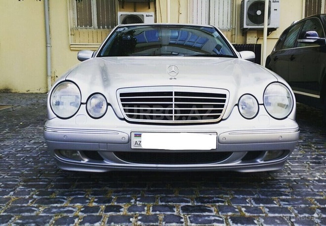 Mercedes E 320 2001, 260,000 km - 3.2 l - Bakı