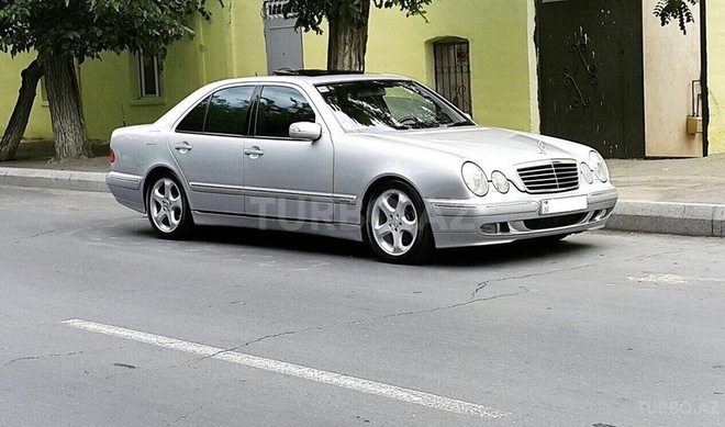 Mercedes E 320 2001, 260,000 km - 3.2 l - Bakı