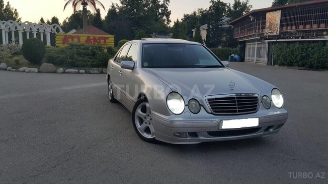 Mercedes E 320 2001, 260,000 km - 3.2 l - Bakı