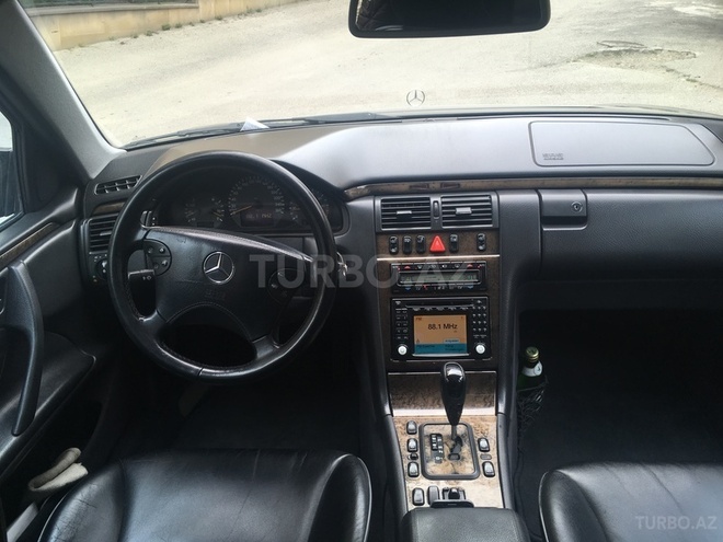 Mercedes E 320 1999, 204,540 km - 3.2 l - Bakı