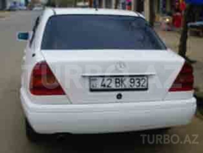 Mercedes C 250 1995, 450,000 km - 2.5 l - Masallı