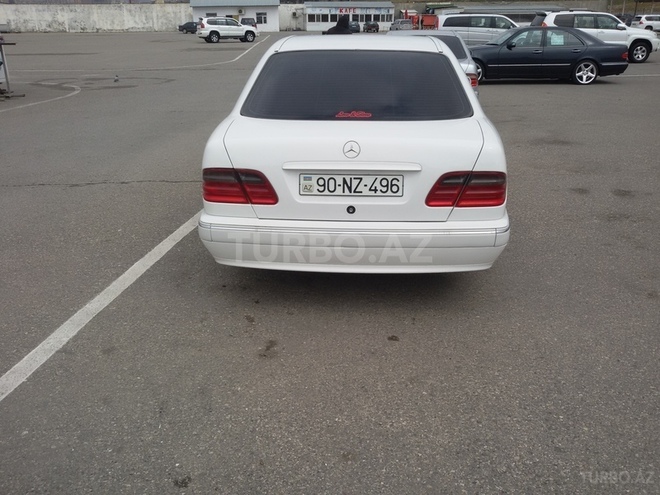 Mercedes E 240 2000, 195,000 km - 2.4 l - Bakı
