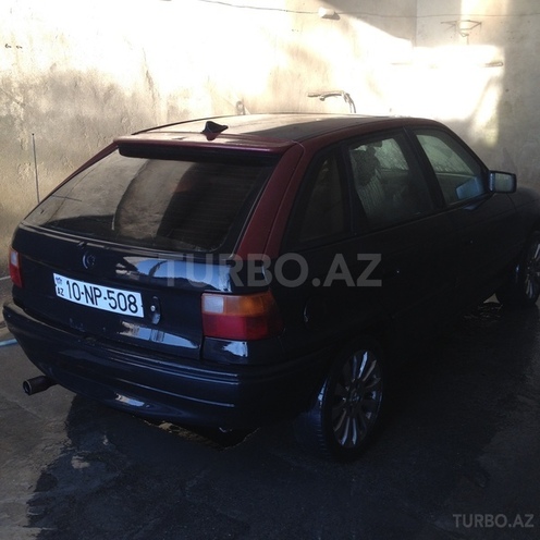 Opel Astra 1992, 410,000 km - 1.6 l - Balakən