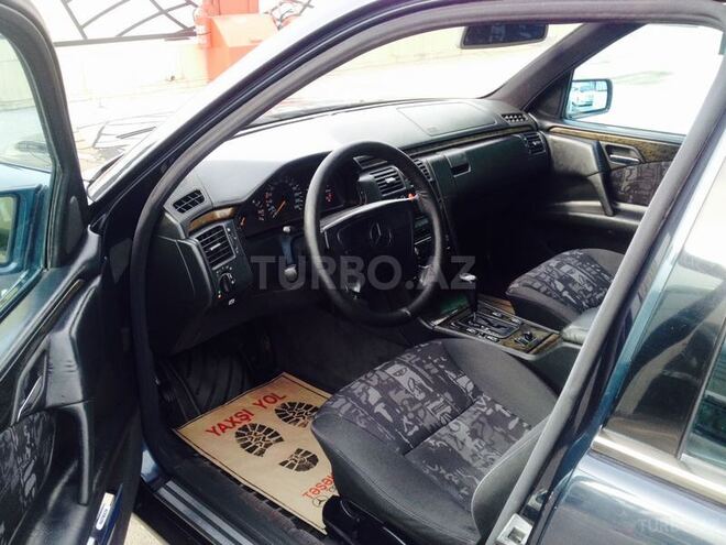 Mercedes E 240 1998, 267,860 km - 2.4 l - Bakı