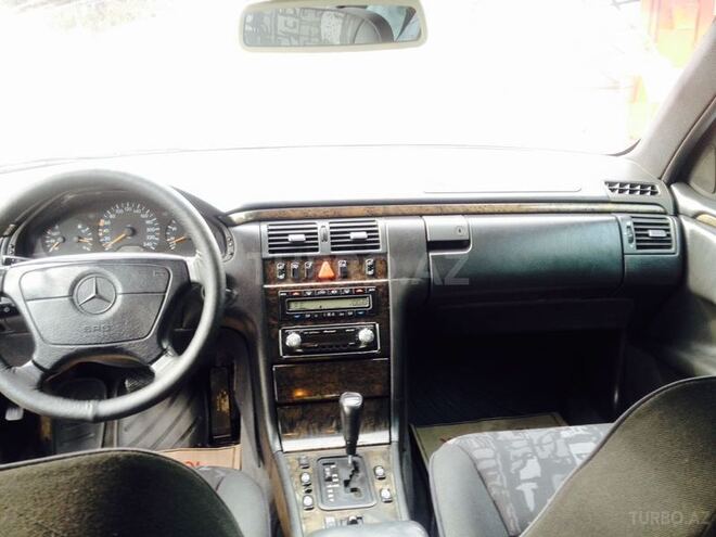 Mercedes E 240 1998, 267,860 km - 2.4 l - Bakı