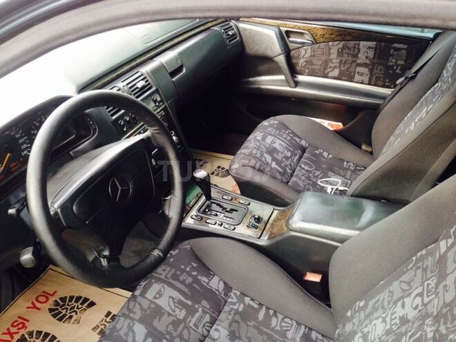 Mercedes E 240 1998, 267,860 km - 2.4 l - Bakı