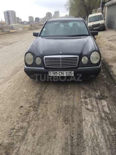 Mercedes E 240 1999, 330,000 km - 2.4 л - Bakı
