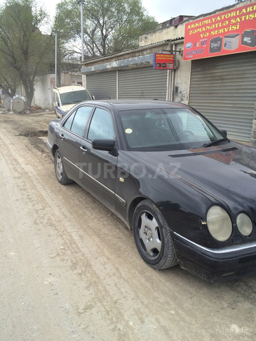 Mercedes E 240 1999, 330,000 km - 2.4 л - Bakı