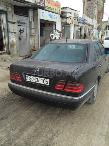 Mercedes E 240 1999, 330,000 km - 2.4 л - Bakı