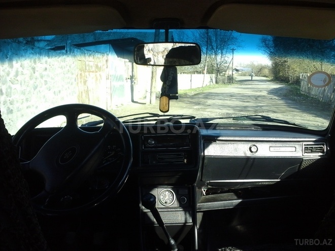 LADA (VAZ) 2107 2001, 180,000 km - 1.6 l - Qax