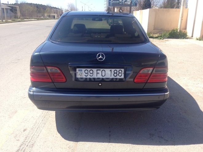 Mercedes E 220 2000, 297,504 km - 2.2 l - Sumqayıt