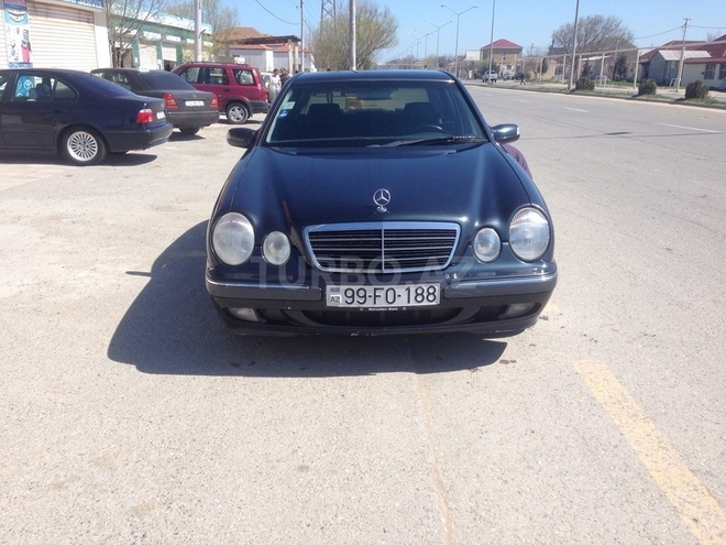 Mercedes E 220 2000, 297,504 km - 2.2 l - Sumqayıt
