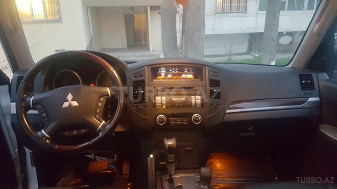 Mitsubishi Pajero 2012, 84,000 km - 3.5 л - Bakı