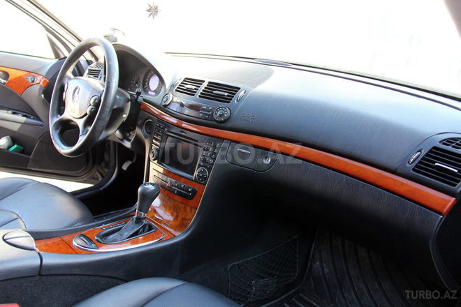 Mercedes E 220 2008, 213,000 km - 2.2 l - Bakı