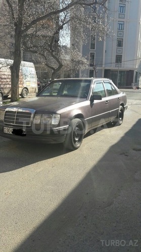 Mercedes E 250 1991, 2,230 km - 0.3 l - Bakı