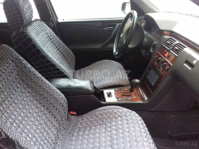 Mercedes E 220 2000, 265,000 km - 2.2 l - Gəncə
