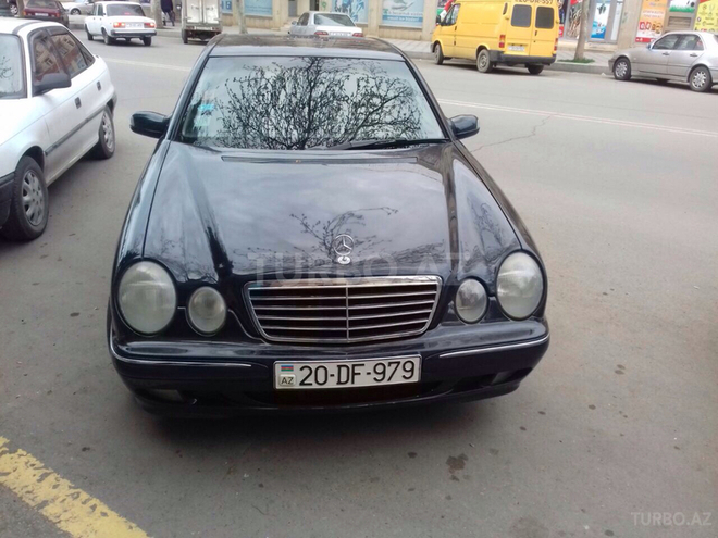 Mercedes E 220 2000, 265,000 km - 2.2 l - Gəncə